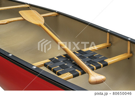 wooden paddle and canoe 80650046