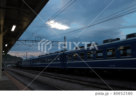 横川駅に停車中のEL横川ナイトパーク号(2021/7/10撮影) 80652580
