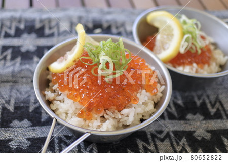 いくら丼 80652822