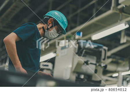 新聞印刷工場 80654012
