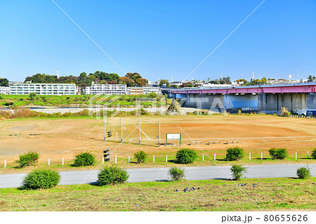 川崎市側より新多摩川大橋(第三京浜道路)周辺を望む(神奈川県川崎市)【2020.11】 80655626