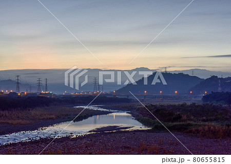 日の出 朝焼け 朝日 80655815