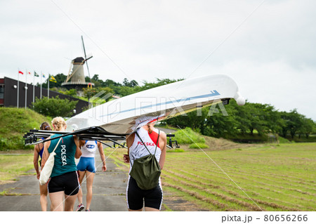 宮城長沼漕艇場レガッタを運搬する一流アスリート達 宮城長沼漕艇場レガッタを運搬する一流アスリート達 80656266
