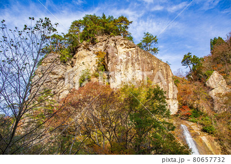 山形面白山高原の秋 紅葉の面白山紅葉川渓谷 山形面白山高原の秋 紅葉の面白山紅葉川渓谷 80657732