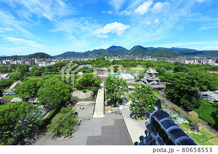 熊本城から見た宇土櫓と熊本市街　 80658553
