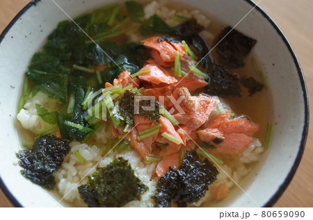 鮭の玄米茶漬け 80659090