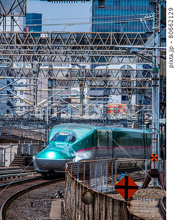 東京駅東北新幹線ホームの風景 東京駅東北新幹線ホームの風景 80662129