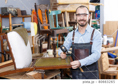 Furniture restorer renovation antique chair Furniture restorer renovation antique chair 80663265