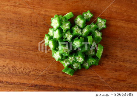 オクラの調理工程　俯瞰撮影 80663988