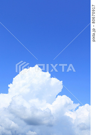夏の大空 巨大な入道雲 夏の大空 巨大な入道雲 80670917