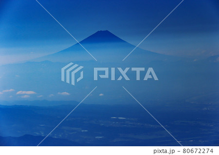 南八ヶ岳　権現岳山頂からの富士山遠景 80672274