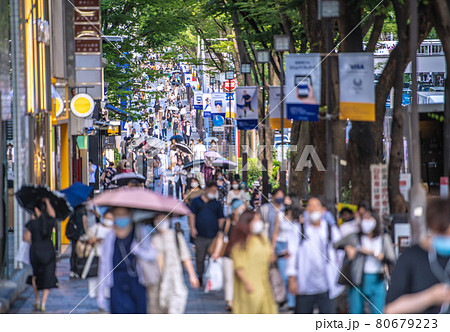 日本の東京都市景観 火最多…脅威の東京3709人。五輪“狂行”、表参道には多くの人出＝8月3日 80679223