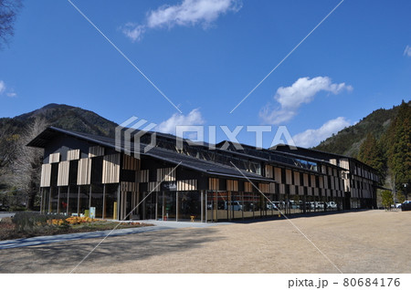 雲の上図書館/YURURIゆすはら/隈研吾 80684176