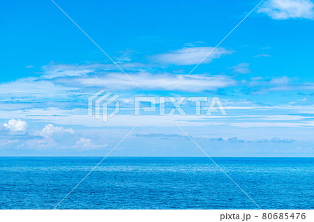 海と夏空イメージ　【新潟県】 80685476