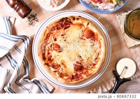 Margherita buffalo mozzarella pizza Margherita buffalo mozzarella pizza 80687332