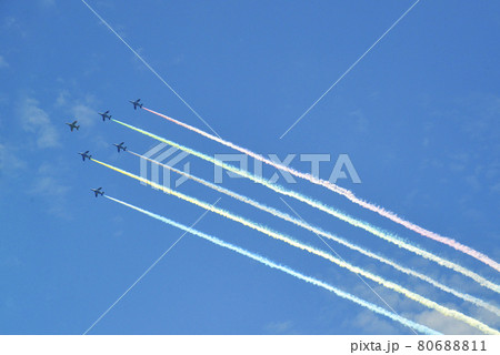 ブルーインパルス6機の飛翔 80688811