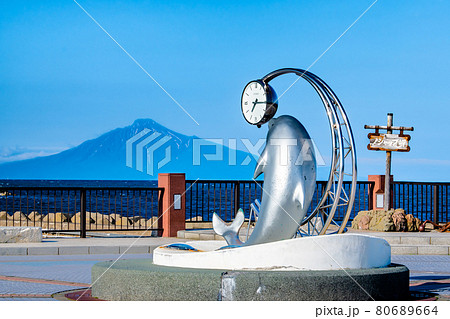 北海道稚内市 ノシャップ岬(恵山泊漁港公園から利尻富士を望む) 北海道稚内市 ノシャップ岬(恵山泊漁港公園から利尻富士を望む) 80689664