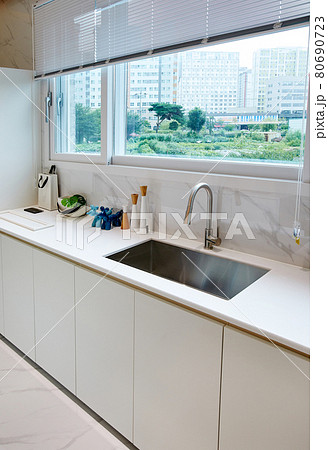キッチン 台所 インテリア 80690723