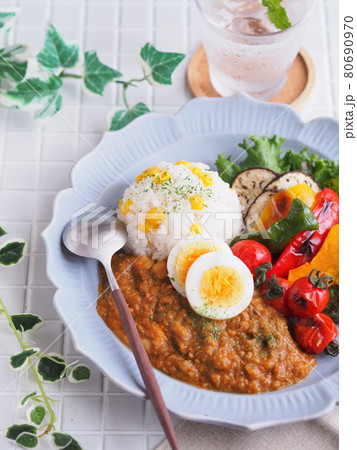 夏野菜のワンプレートキーマカレー グリル焼き 夏野菜のワンプレートキーマカレー グリル焼き 80690970