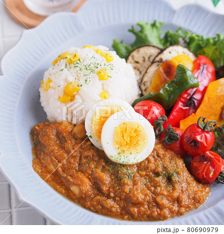 夏野菜のワンプレートキーマカレー グリル焼き 夏野菜のワンプレートキーマカレー グリル焼き 80690979