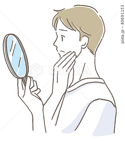 手鏡を見て肌トラブルに悩む男性 80691153