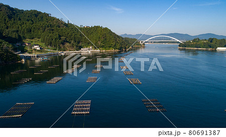 《宮城県》気仙沼大島・牡蠣の養殖 80691387