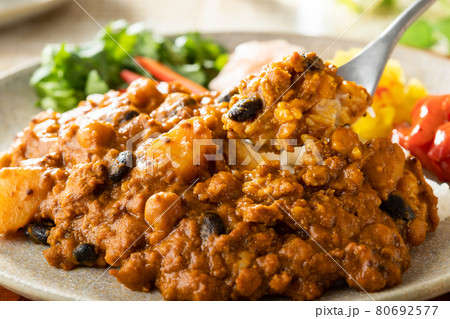 ピリッとスパイシーなキーマカレー 80692577