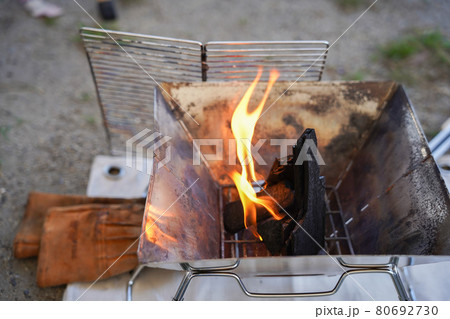 焚き火台でBBQ 80692730