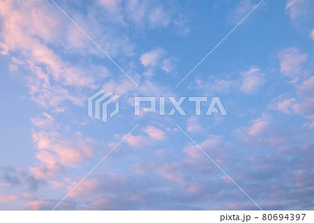 清々しい朝焼け空 清々しい朝焼け空 80694397