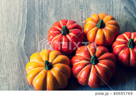 ハロウィンの装飾用カボチャ ハロウィンの装飾用カボチャ 80695769