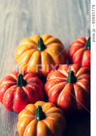 ハロウィンの装飾用カボチャ 80695778