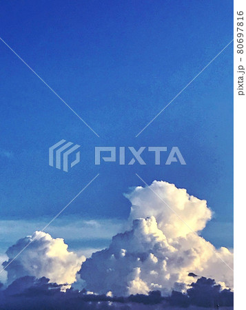 真夏の空の入道雲 真夏の空の入道雲 80697816