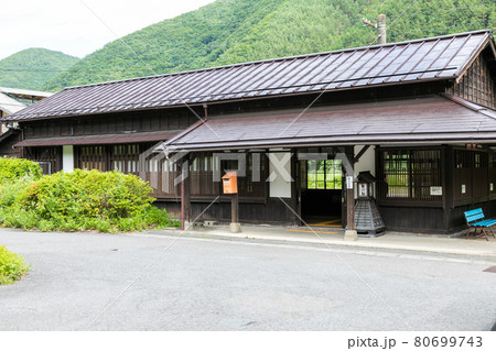 長野県塩尻市の贄川駅 長野県塩尻市の贄川駅 80699743