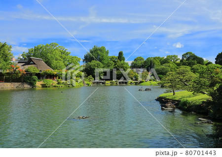 【熊本県】晴天下の水前寺成趣園 80701443