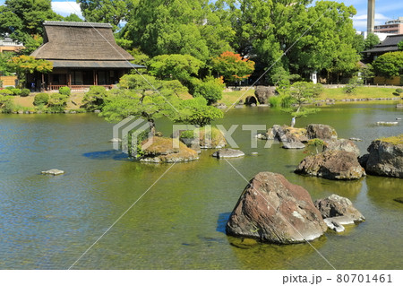 【熊本県】晴天下の水前寺成趣園 【熊本県】晴天下の水前寺成趣園 80701461