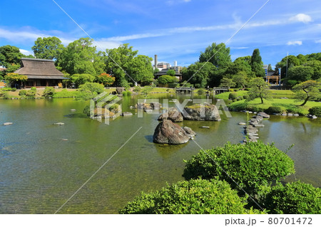 【熊本県】晴天下の水前寺成趣園 【熊本県】晴天下の水前寺成趣園 80701472