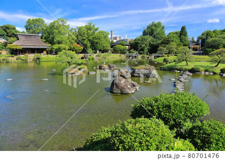 【熊本県】晴天下の水前寺成趣園 【熊本県】晴天下の水前寺成趣園 80701476