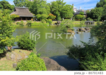 【熊本県】晴天下の水前寺成趣園 【熊本県】晴天下の水前寺成趣園 80701483