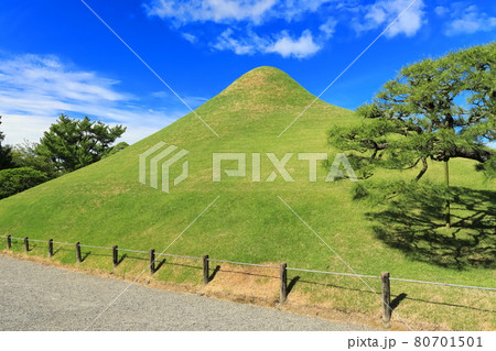 【熊本県】晴天下の水前寺成趣園(富士築山) 【熊本県】晴天下の水前寺成趣園(富士築山) 80701501