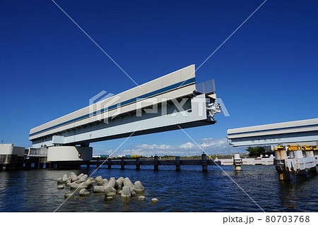 8月　大田27羽田可動橋･首都高速道路1号羽田線 80703768