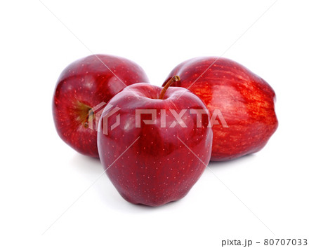 Fresh red apples isolated on white background 80707033
