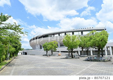 岐阜メモリアルセンター(岐阜県)と広場 岐阜メモリアルセンター(岐阜県)と広場 80707121