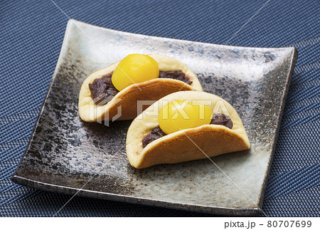 どら焼き　栗どら焼き　和菓子　焼菓子　日本のお菓子　イメージ素材 80707699