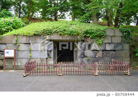 皇居東御苑の石室（東京都千代田区） 80708444