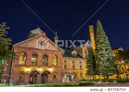 夏のサッポロビール園夜景 80708704