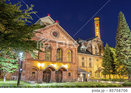 夏のサッポロビール園夜景 80708706