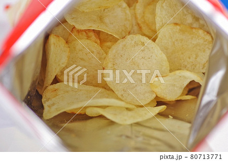 ポテトチップス 80713771