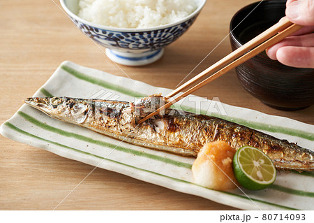 秋刀魚の塩焼き 80714093
