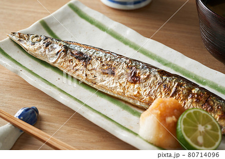 秋刀魚の塩焼き 80714096