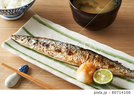 秋刀魚の塩焼き 80714106